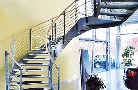 旋转楼梯的个性化定制：打造独特的空间之美