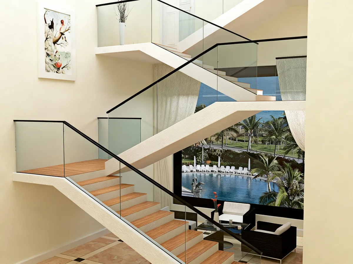 楼梯扶手栏杆材料全解析：如何选择合适的家居配件